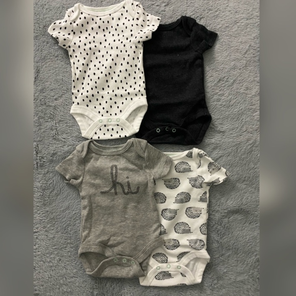 Cloud Island Short Sleeve Bodysuit - Newborn